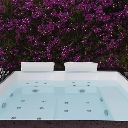 ماميلا فندق 4*