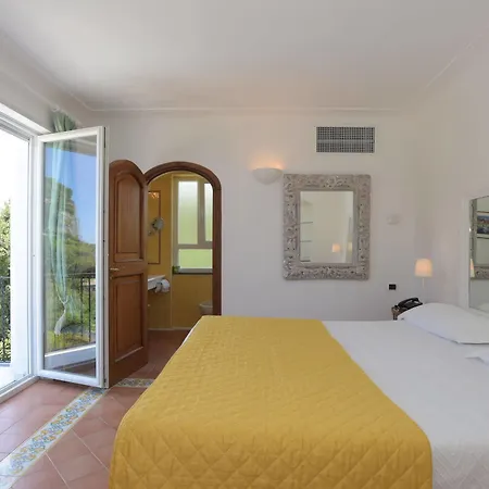 ماميلا فندق كابري