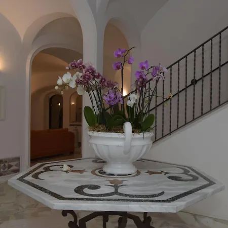 ماميلا فندق 4*