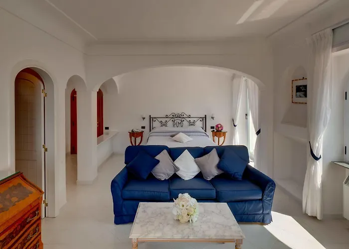 ماميلا فندق 4*