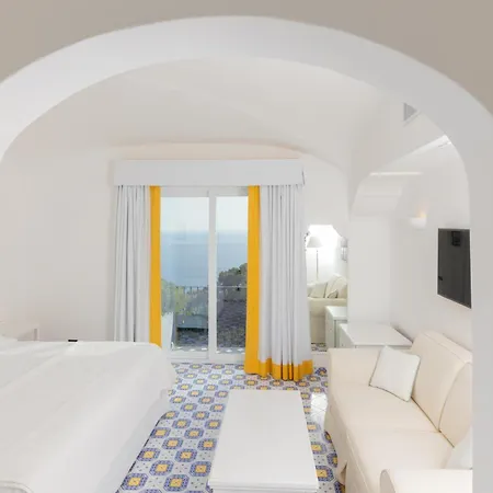 Mamela 4* Capri