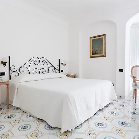 Mamela Hotel